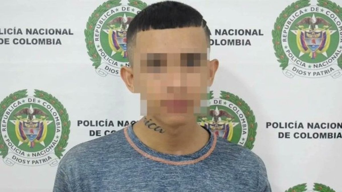 Alias Julito, acusado de más de quince homicidios y líder de ‘Los del Sur’, escapó durante un traslado médico bajo custodia del Icbf - crédito Policía Bucaramanga