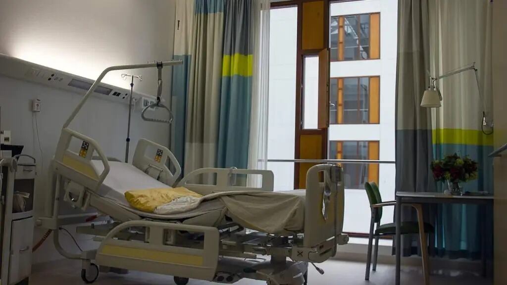 El tiempo de atención en cáncer de mama y próstata excede por amplio margen las metas nacionales, generando alertas sobre demoras críticas, según Acemi - crédito Acemi