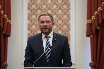 El ministro estonio de Exteriores, Margus Tsahkna, habla durante una reunión de ministros y secretarios de estado de los Ocho Nórdico-Bálticos, en Chisinau, Moldavia, el 15 de octubre de 2024. (AP Foto/Aurel Obreja, Archivo)
