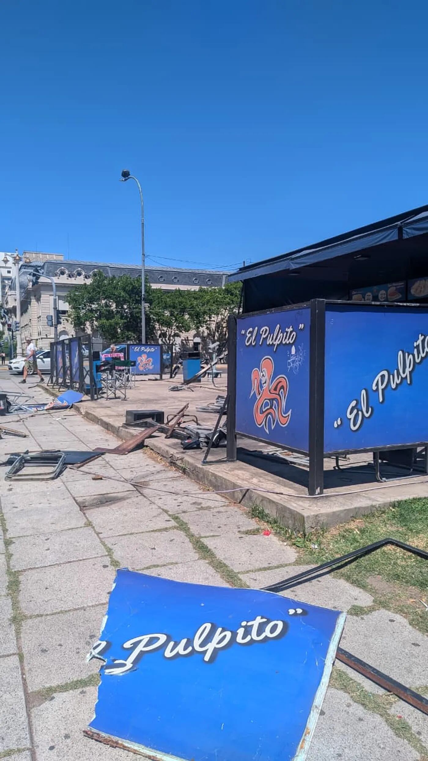 Así quedó el local de comidas rápidas