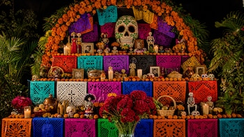 Qué significan los colores del papel picado en las ofrendas de Día de Muertos