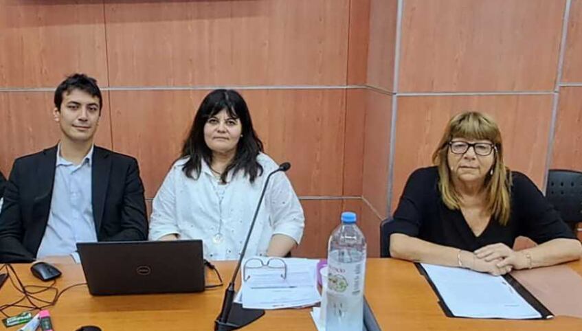 La fiscal general Gabriela Baigún (a la derecha) y el y la auxiliar fiscal Lautaro Fichter y Claudia Rebour