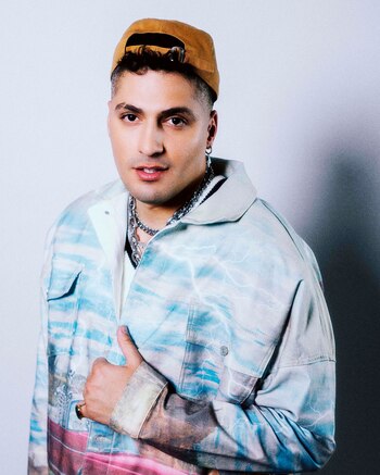 Fotografía cedida por Puntilla Music donde aparece el productor musical Alejandro Arce, conocido artísticamente como Dale Pututi. EFE/Puntilla Music