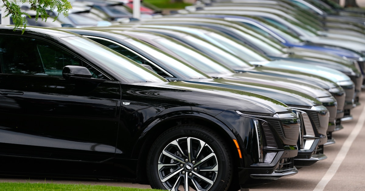 Autos de lujo en riesgo por retraso en reforma laboral: Gobierno debe actuar para evitar parálisis del mercado