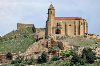 Una parte de la muralla de San Vicente de la Sonsierra (La Rioja) se cae por la lluvia