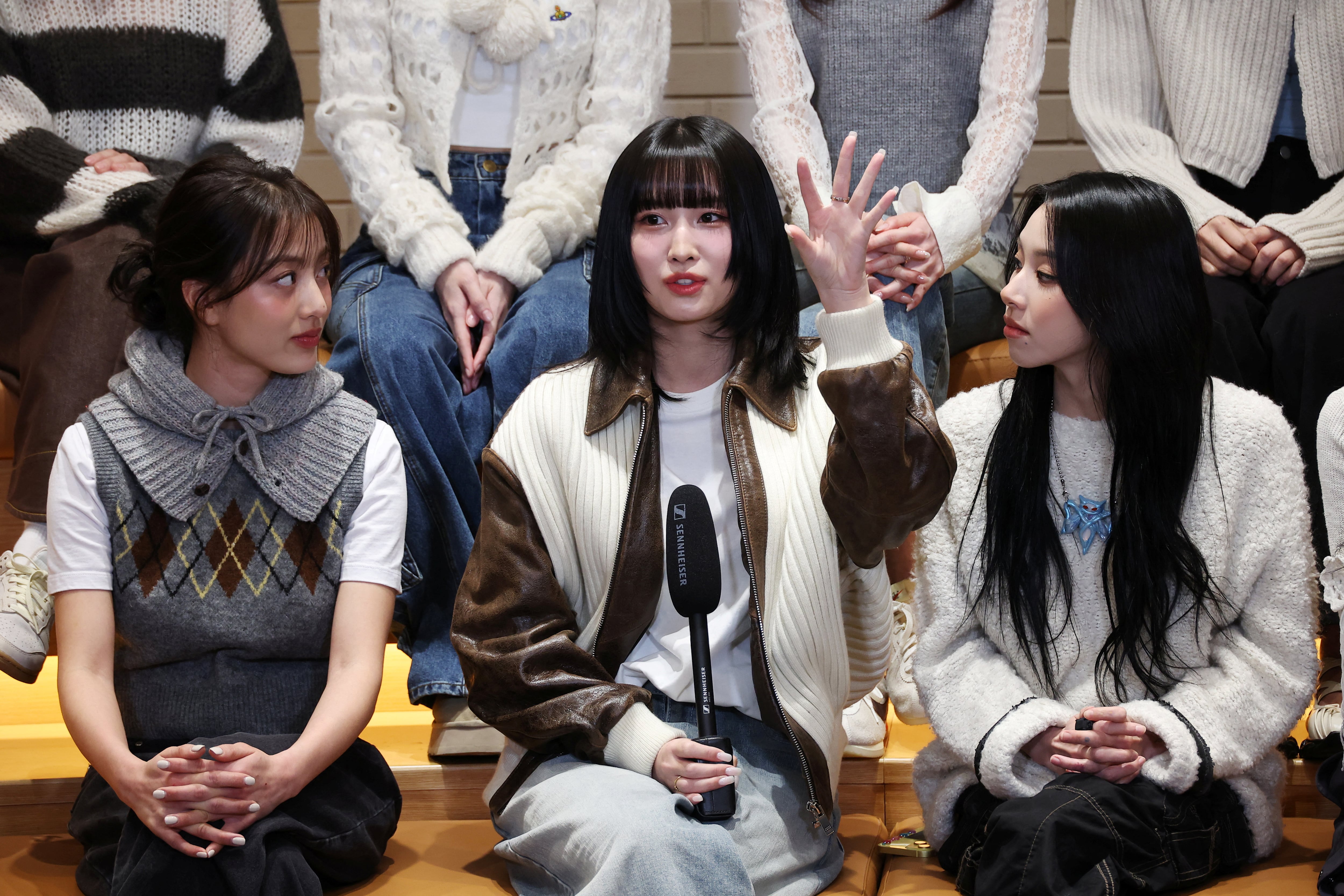 La decisión de Momo dividió a coleccionistas y seguidores de TWICE porque la carta fuera del contenedor pierde la certificación PSA 9 (REUTERS/Kim Hong-Ji)