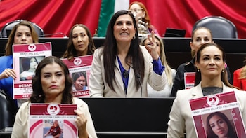 Kenia López Rabadán exige que los “superpoderes” del INE se dirijan a quienes más los necesitan: madres buscadoras y periodistas