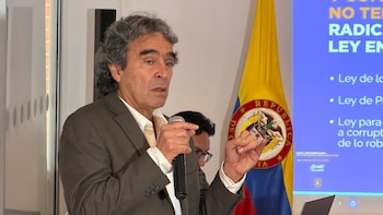 Precandidato colombiano Sergio Fajardo propone