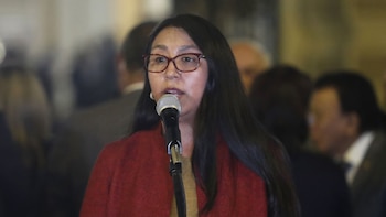 Ruth Luque presenta denuncia constitucional