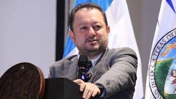 Un juez detiene la designación del rector tras severas acusaciones al proceso electoral. Un movimiento estudiantil desafía lo establecido y la universidad queda envuelta en una batalla legal sin respuestas claras (Foto cortesía USAC)