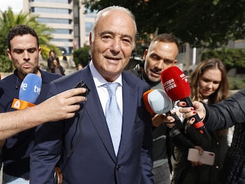 Carlos Iglesias, a su salida