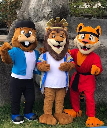 Auto Circo Elenco- Tomado de