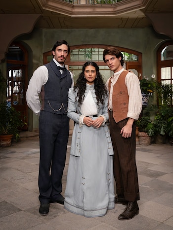 Mal De Amores. (L to