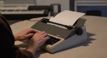 Máquina de escribir eléctrica fue