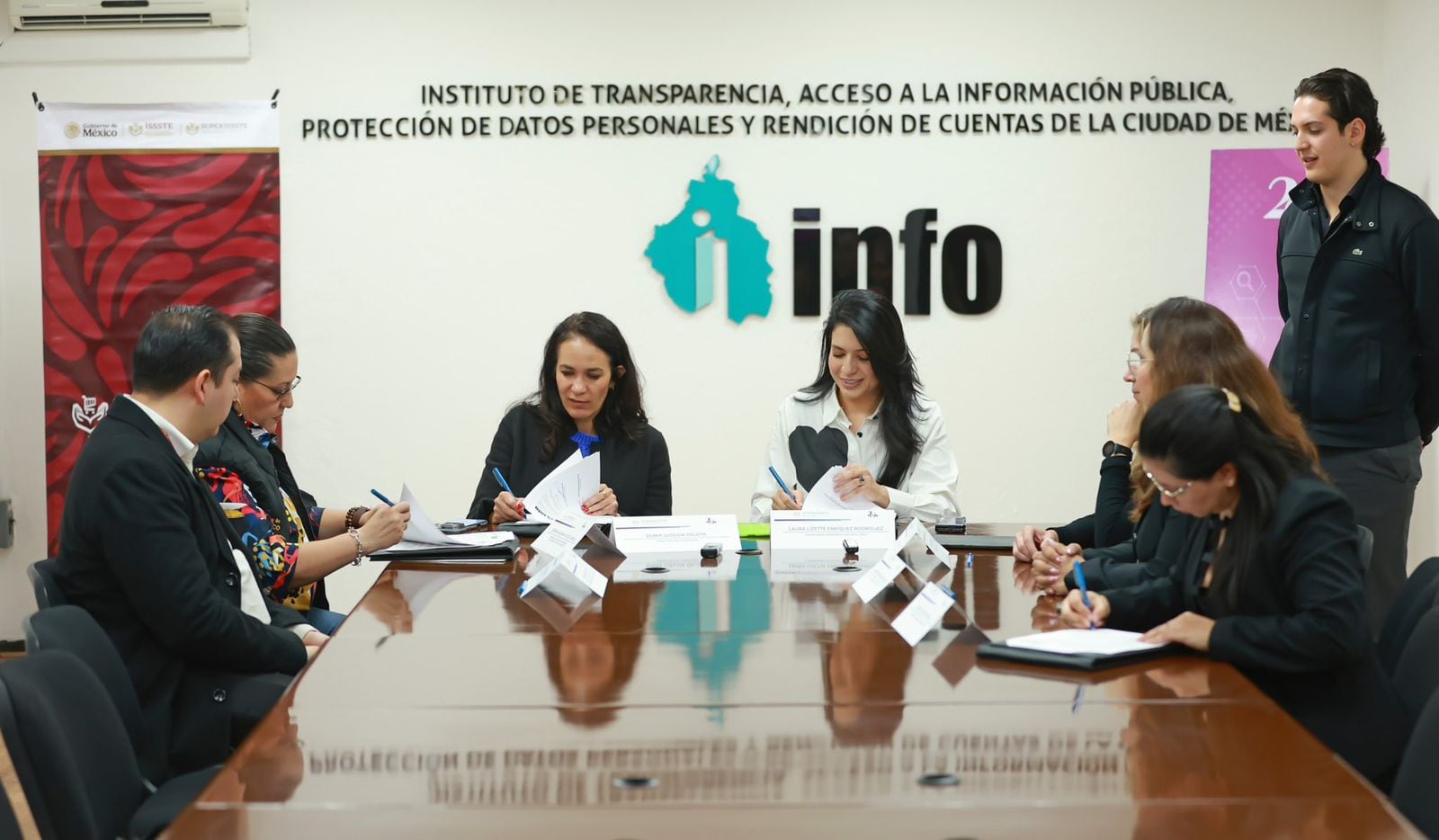 El convenio con INFO CDMX refuerza el compromiso de garantizar acceso universal a la información.