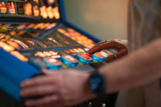 Las autoridades refuerzan operativos contra minicasinos ilegales en el estado. Foto: (iStock)