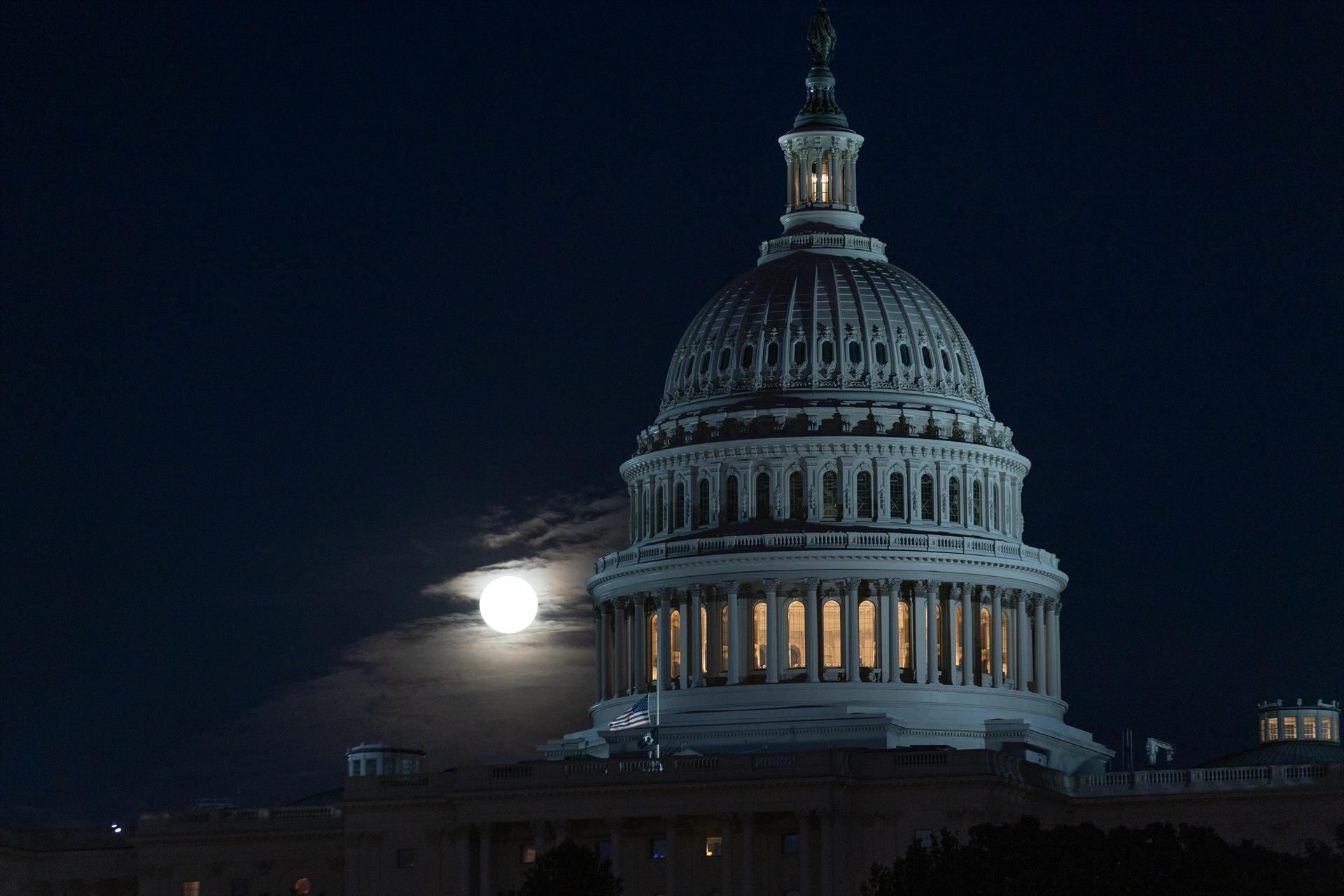 El Senado se reúne de urgencia para intentar desbloquear el cierre de gobierno más largo de la historia