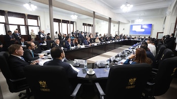 El gobierno propone al Congreso de Guatemala subsidio limitado a combustibles en respuesta al alza internacional