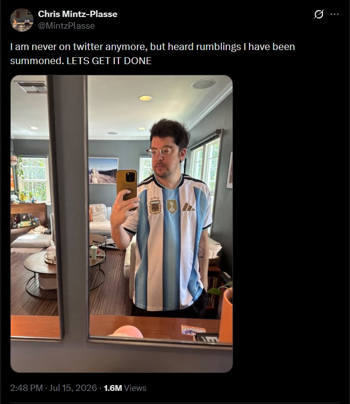Esta no es la primera vez que Christopher muestra su aliento por el seleccionado mayor, durante el Mundial de Qatar 2022 celebró como un argentino más