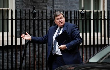 El ministro de vigilancia, Kit