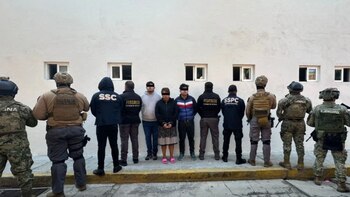 Migrantes peruanos llegan a la