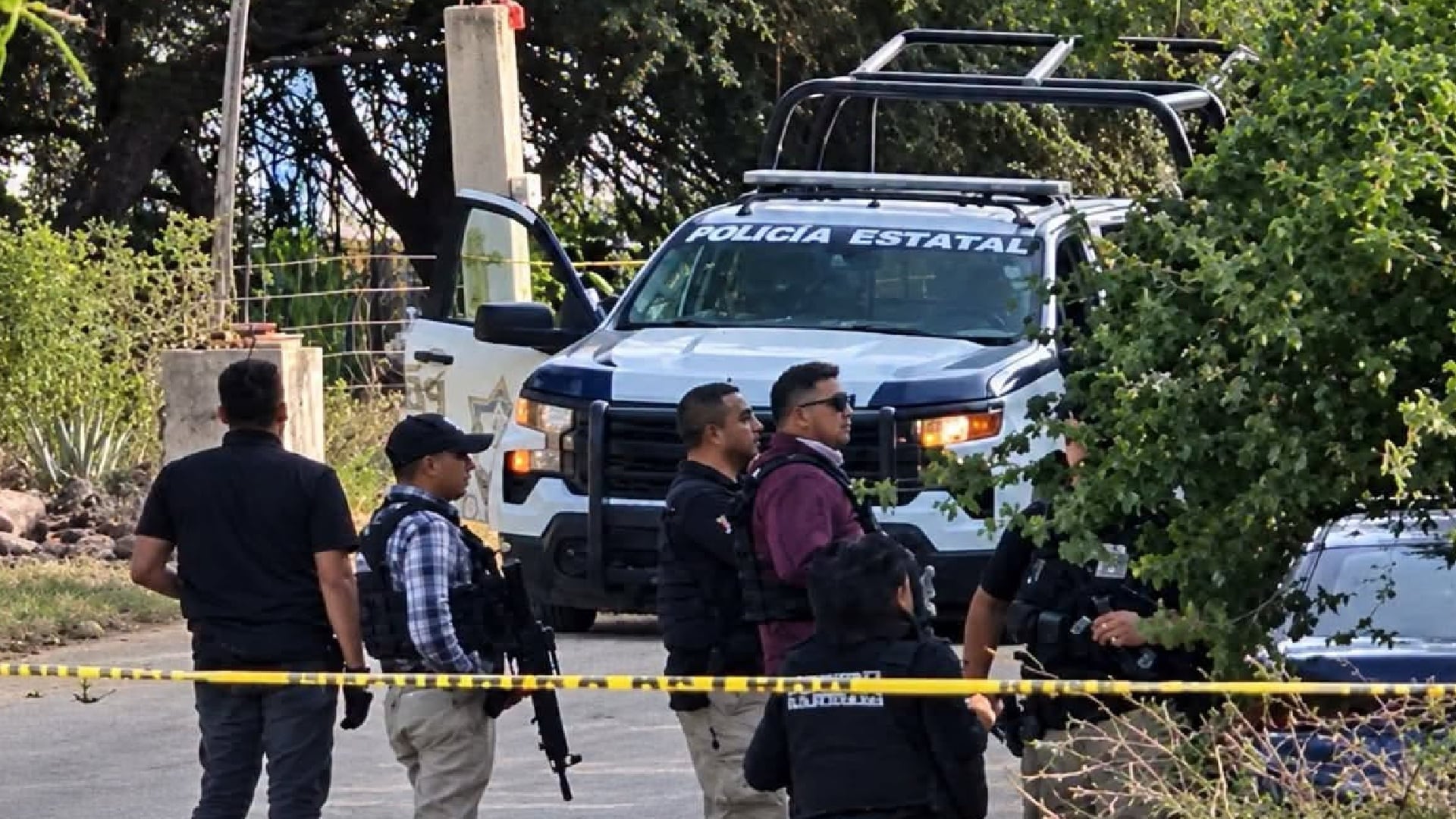 Ataque armado en Comonfort deja tres policías muertos; reportero denuncia agresión