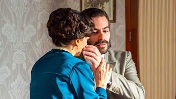 Avance de ‘La Promesa’ del viernes 15 de mayo: un misterioso telegrama de la Casa Real cambiará el destino de Curro y Julieta empezará a desconfiar de Manuel