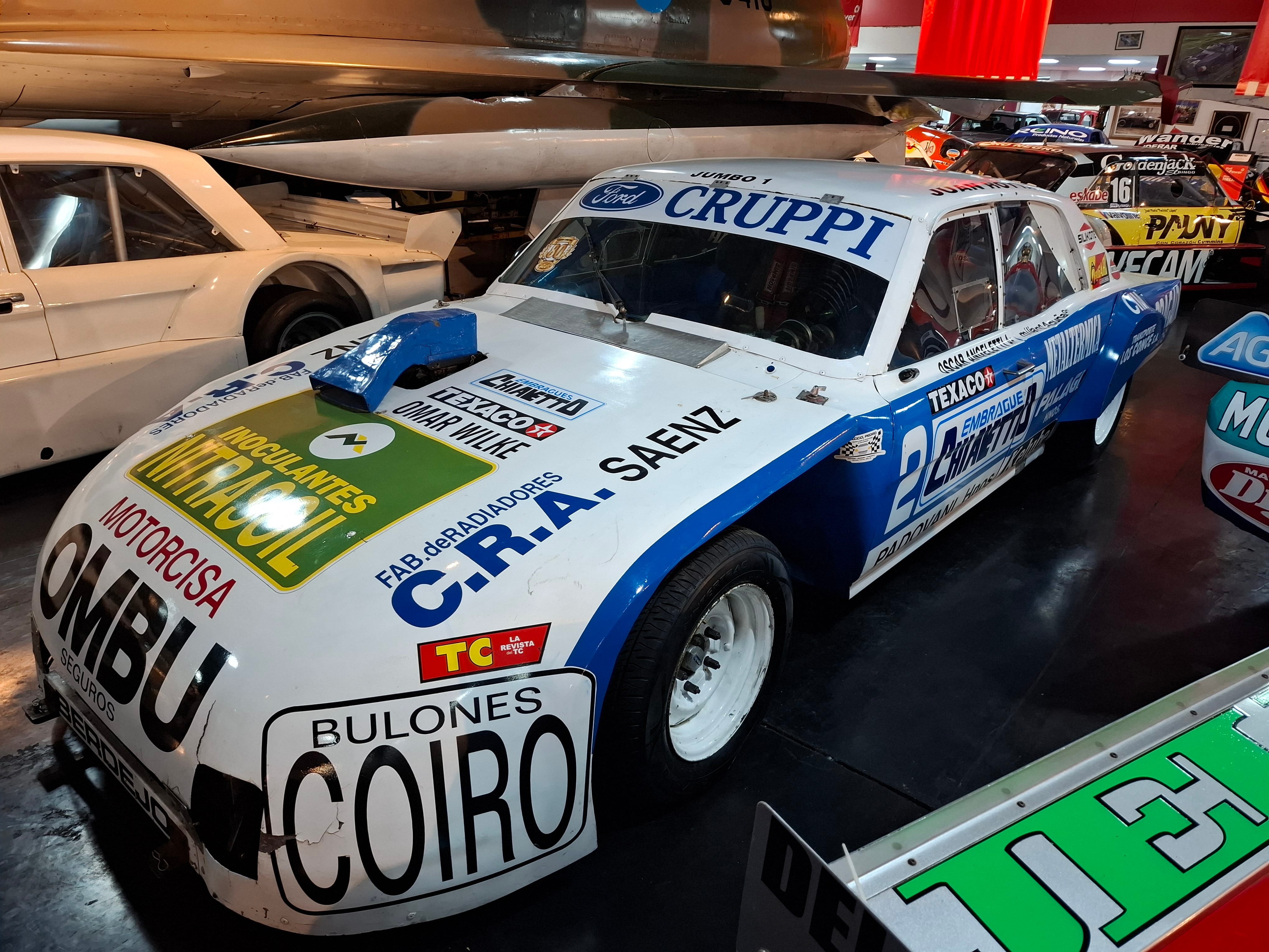 El Ford Fairlane de Oscar Angeletti