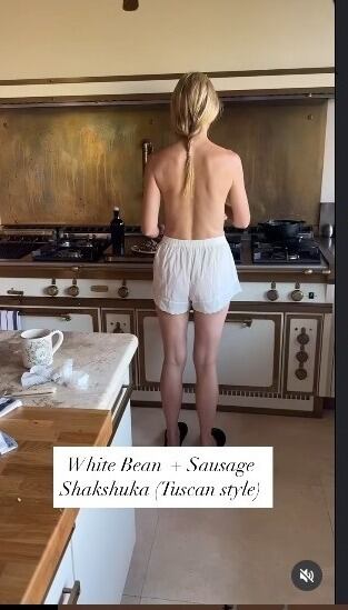 Gwyneth Paltrow se mostró casi desnuda mientras cocinaba. (Instagram/Gwyneth Paltrow)