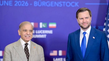 EEUU aboga por "transformar las relaciones" con Irán en Suiza pero no descarta volver a los "viejos métodos"