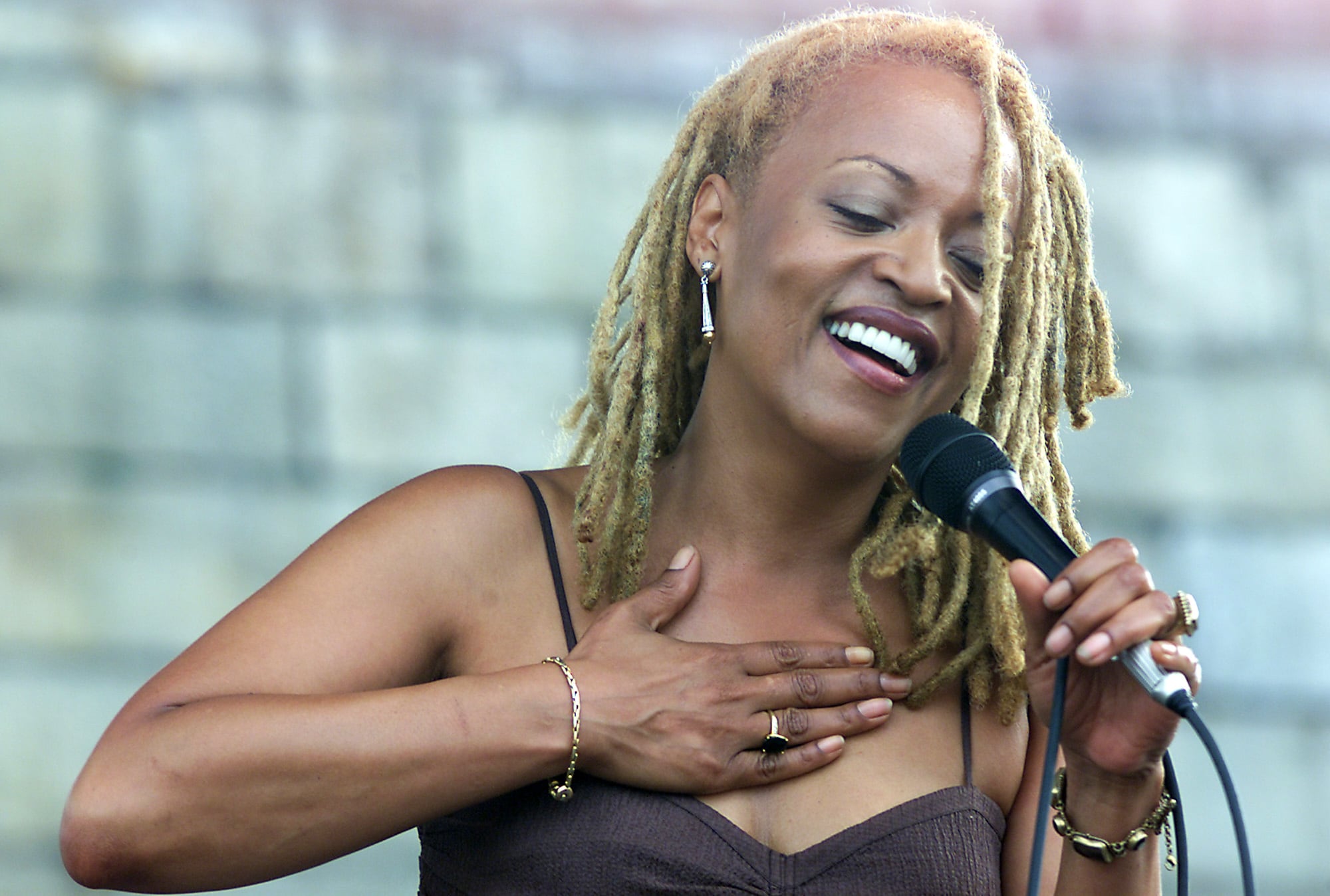 Cassandra Wilson, figura del jazz vocal y ganadora de dos premios Grammy, murió a los 70 años en Jackson, Misisipi. (Foto AP/Stew Milne, archivo)