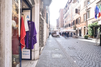 La famosa calle Borgo Pio.