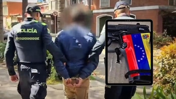 Con un arma que tenía pintada la bandera de Venezuela, capturaron a joven acusado de asaltar a una mujer en Bogotá