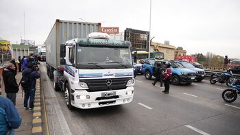corte-de-camiones-en-puente-pueyrredon