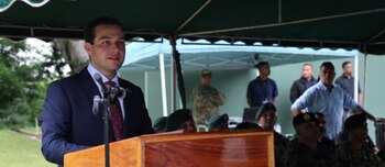 "Estados Unidos está entregando un apoyo decisivo para derrotar a los carteles criminales y reforzar la seguridad de nuestras fronteras”, afirmó Kevin Marino Cabrera, embajador de Estados Unidos en Panamá. (Cortesía)