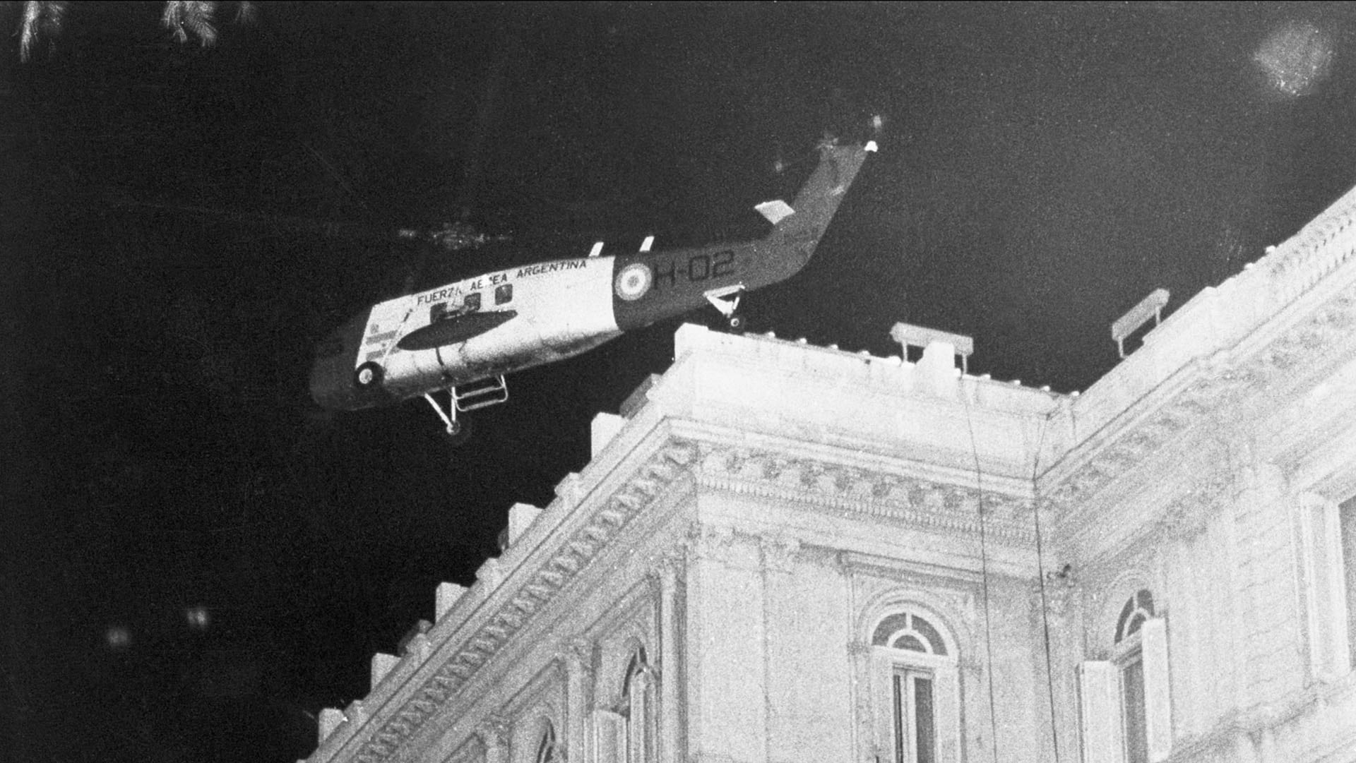 La noche del 23 de marzo, Isabel se retiró de la Casa Rosada en helicóptero