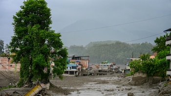 Líderes internacionales se solidarizan con Nepal y China tras la riada que deja centenares de muertos