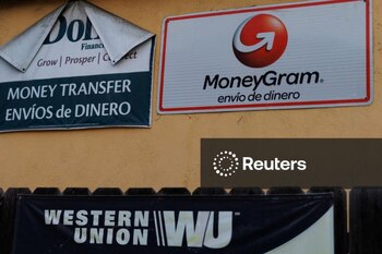 FOTO DE ARCHIVO. Cárteles publicitarios