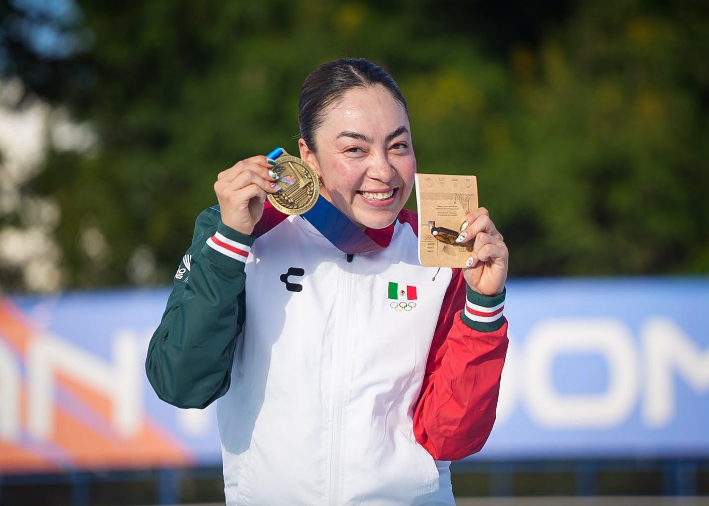 Acevedo aseguró el oro para México al sumar 61 unidades, tras obtener 40 en scratch, 40 en tempo y 38 en eliminación. (X/ @Rommel_Pacheco)