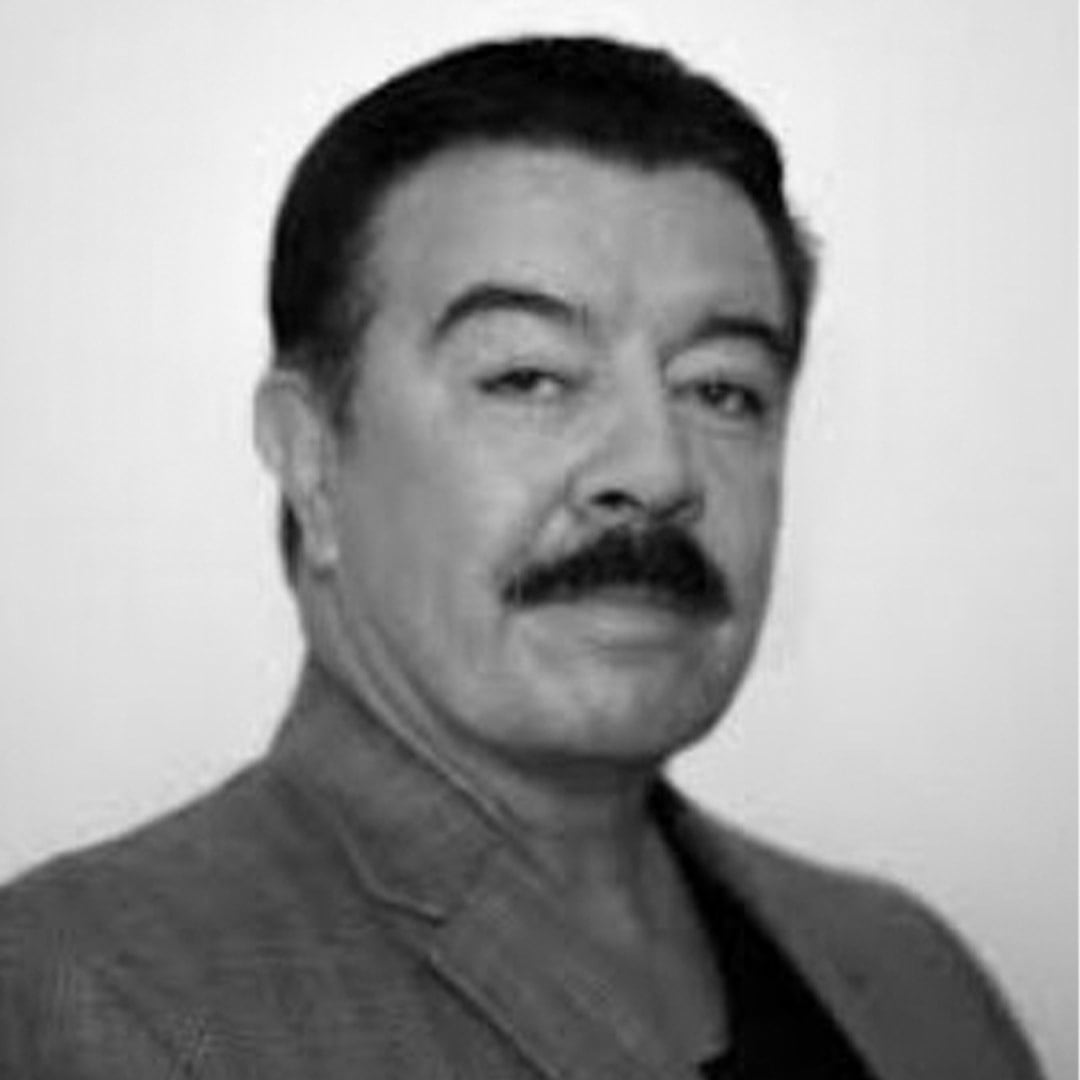 Retrato de Mike Vigil. (Foto: Twitter@somostusonrisa)