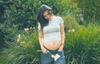 Isabella Atehortúa confesó lo que realmente piensa de su embarazo y de los cambios que ha tenido en su cuerpo - crédito @isaatehortua/IG