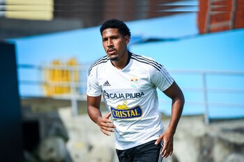 El volante tiene contrato con