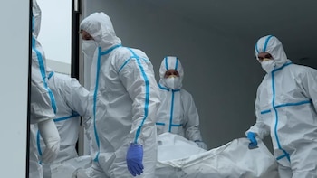 Ucrania anuncia la repatriación con éxito de 528 efectivos caídos en combate contra Rusia