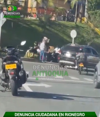 Las autoridades utilizaron el sistema de cámaras del centro de monitoreo y control para identificar rápidamente al responsable del suceso - crédito Captura video Denuncias Antioquia