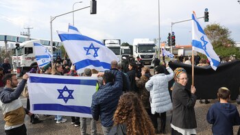 UNRWA: Israel bloquea miles de