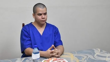 Uniforme nuevo y limpio para