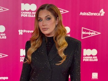 Leire Martínez posando en el photocall de Cadena 100.
Leire Martínez ha querido alzar la voz en defensa de Amaia Montero tras las críticas que la cantante ha recibido por su aspecto físico y ha denunciado el bodyshaming. Además, ha lamentado que este tipo de comentarios sigan afectando especialmente a las mujeres: "Estamos siendo muy duros en general, es la sociedad. El bodyshaming se ha puesto de moda y me parece terriblemente injusto y terriblemente doloroso", ha asegurado, haciendo un llamamiento a la reflexión colectiva.
EUROPA ESPAÑA SOCIEDAD
EUROPA PRESS REPORTAJES