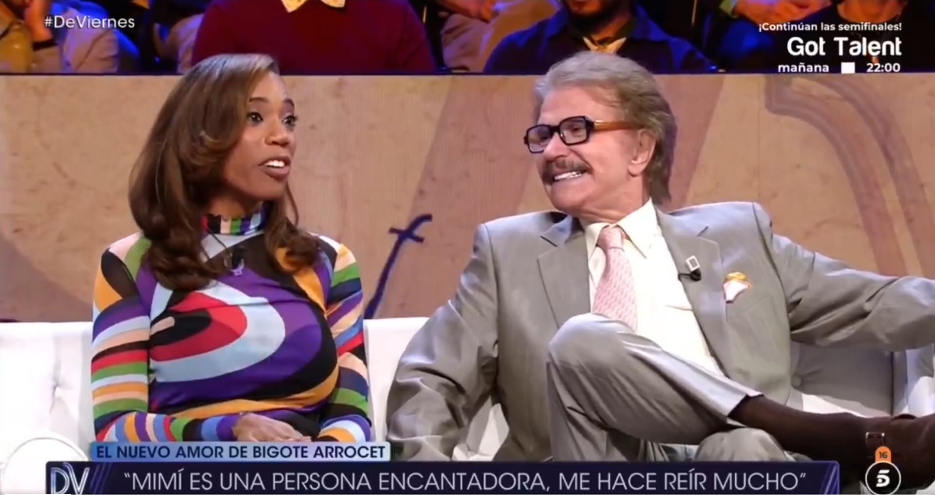 Edmundo Arrocet junto a su acompañante Mimi en