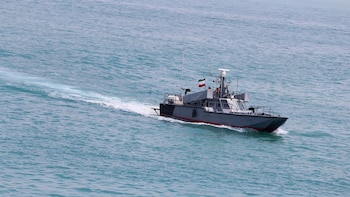 Irán afirma que sus puertos pueden prestar asistencia a los buques mercantes en el estrecho de Ormuz
