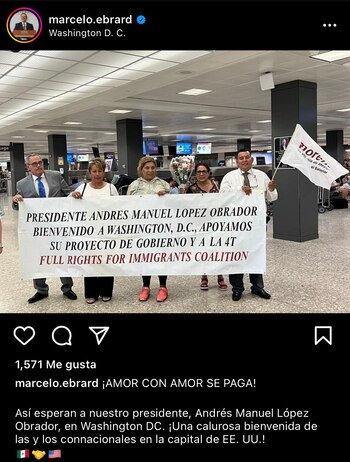 Una pequeña comitiva recibió a